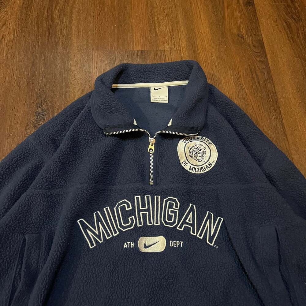 Nike center swoosh Navy Michigan Wolverines Ath Dept Cropped Fleece - Picture 2 of 6